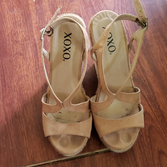 Xoxo wedges - Picture 2 of 3